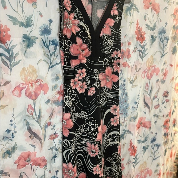 Vintage Black and Pink Sleeveless V-Neck Sheath Dress - Picture 3 of 9